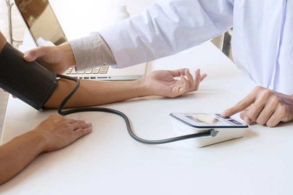 Huyết áp cao có thể gây hiện tượng ù tai kiểu mạch đập